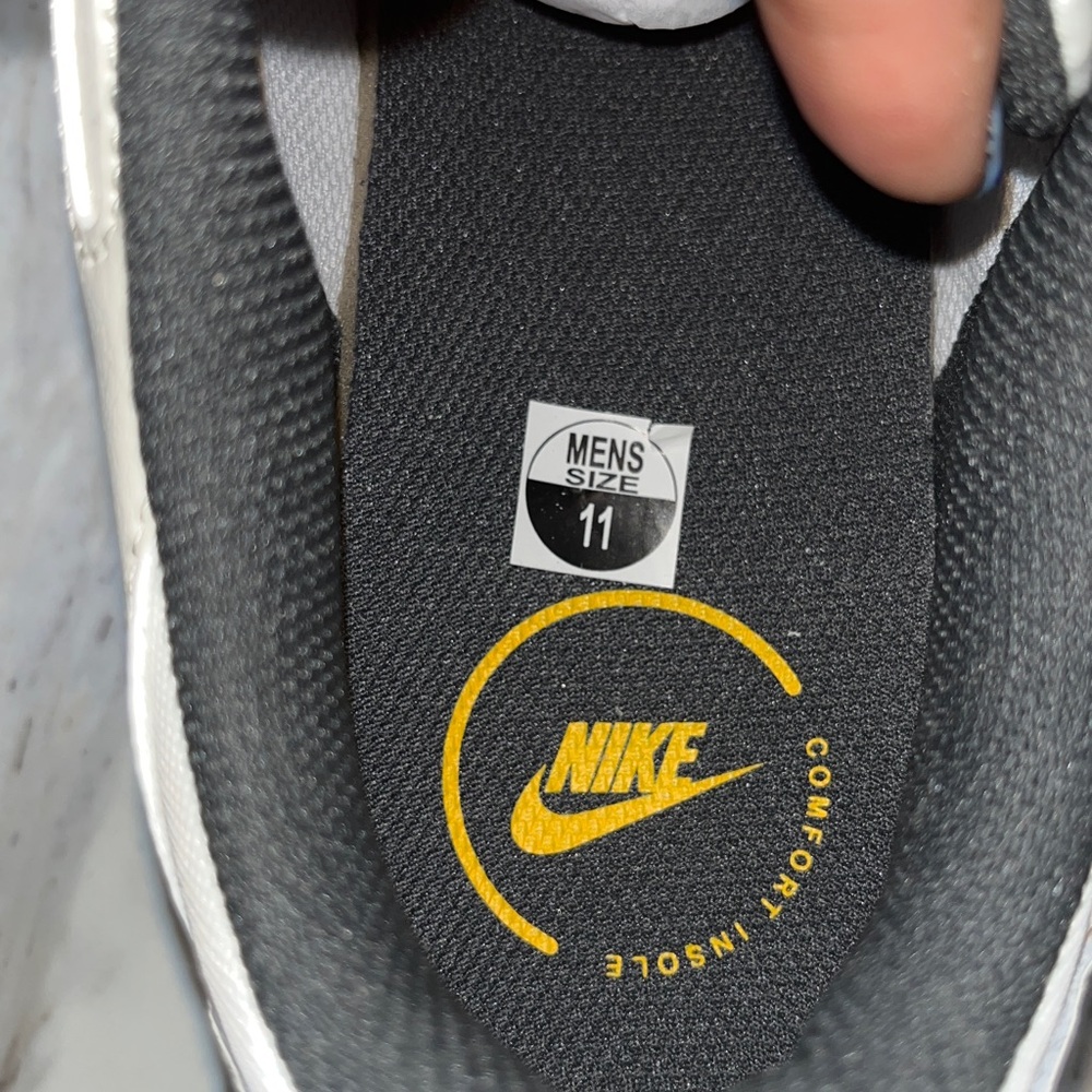New  no box! Nike Men's Cream and Black Sneakers with Yellow Details - Picture 5 of 6